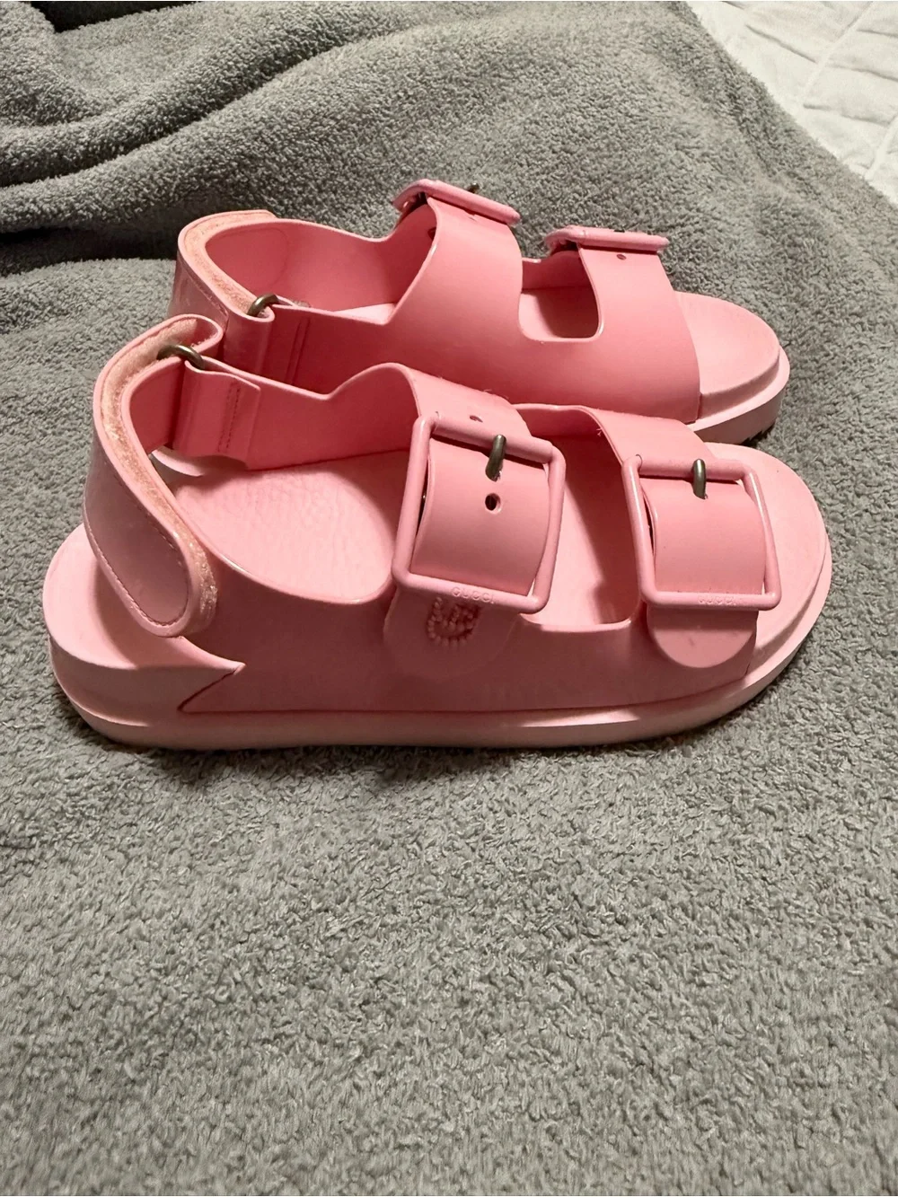 Gucci Kids Pink Double-Buckle Sandals with Back Strap